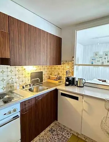 Sunny Mountain View In Town By Jolidi アパート