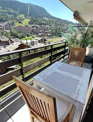 Sunny Mountain View In Town By Jolidi * ナンダ