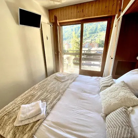 Sunny Mountain View In Town By Jolidi Διαμέρισμα